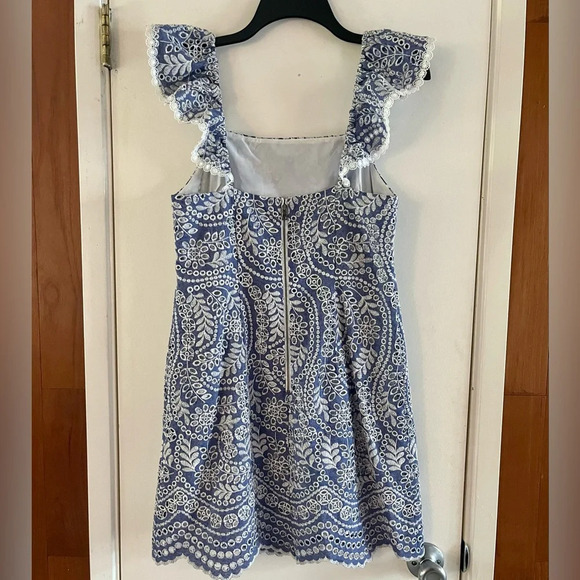 Alice + Olivia Honor Flutter Sleeve Tunic Dress - Picture 3 of 6